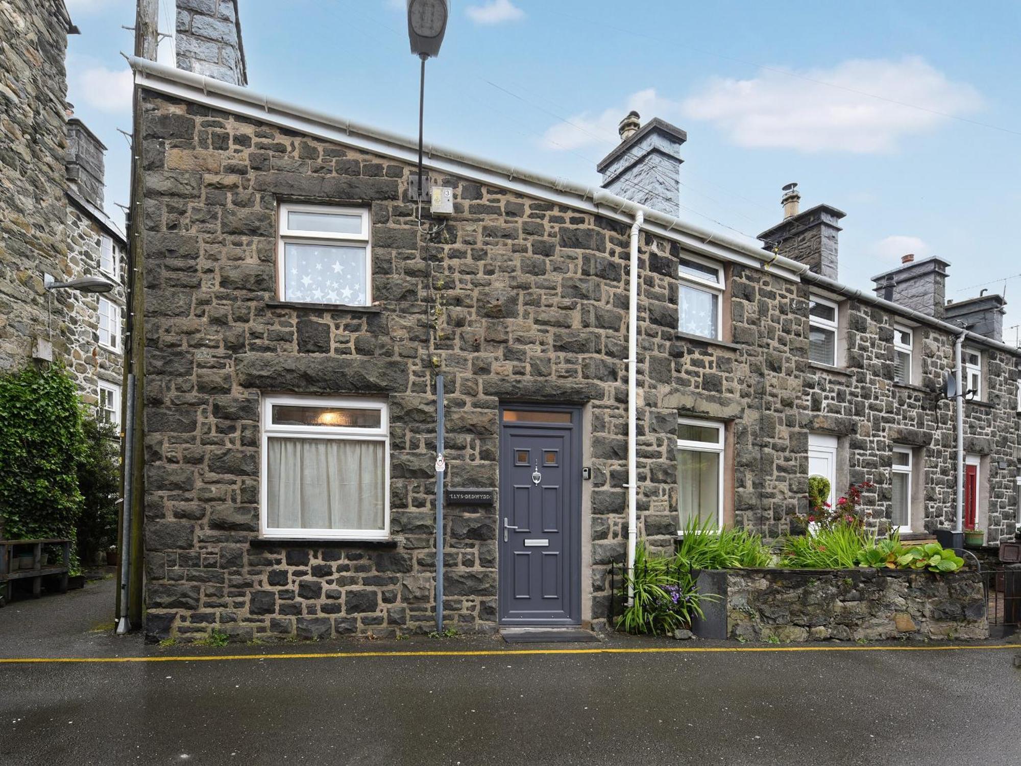 Llys Dedwydd Villa Dolgellau Exterior photo